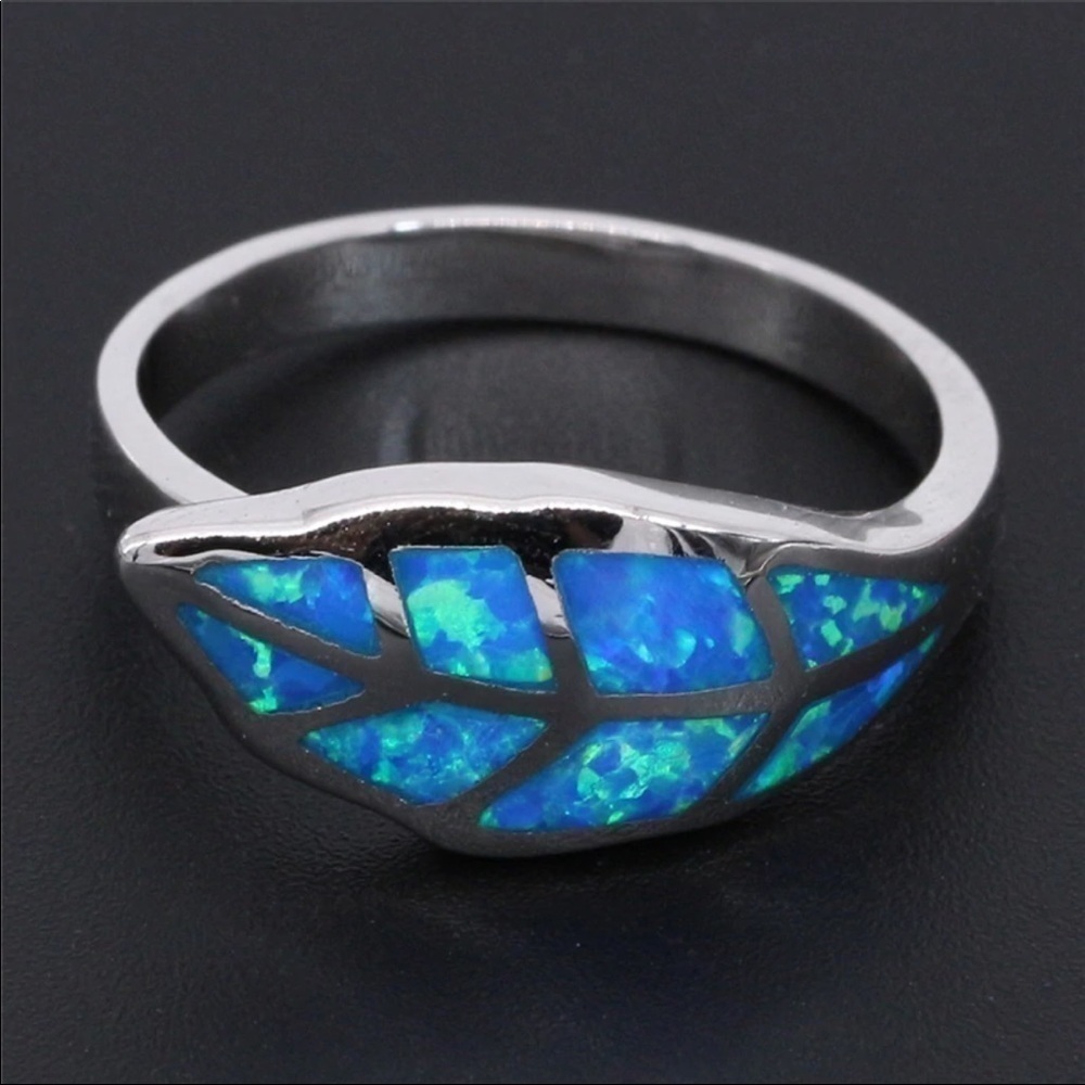 Silver leafy ring - Picture 1 of 5
